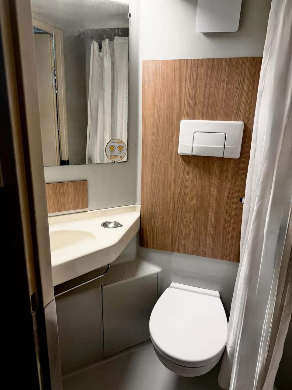 Desk, blackout drapes, free WiFi, bed sheets
