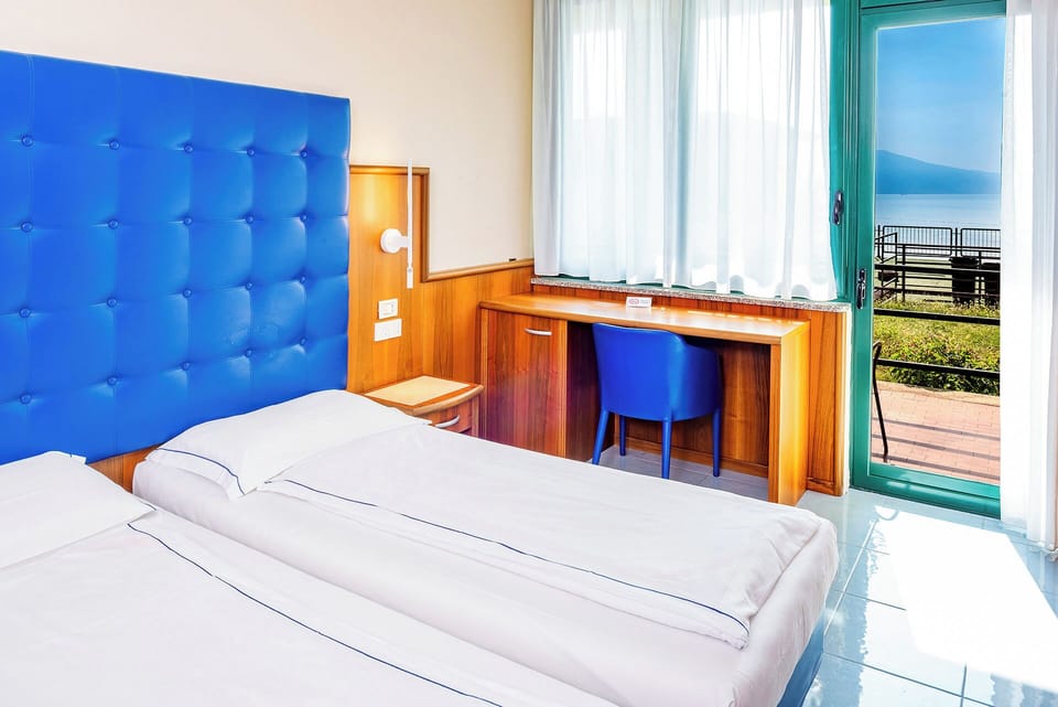 Comfort Double Room | In-room safe, blackout drapes