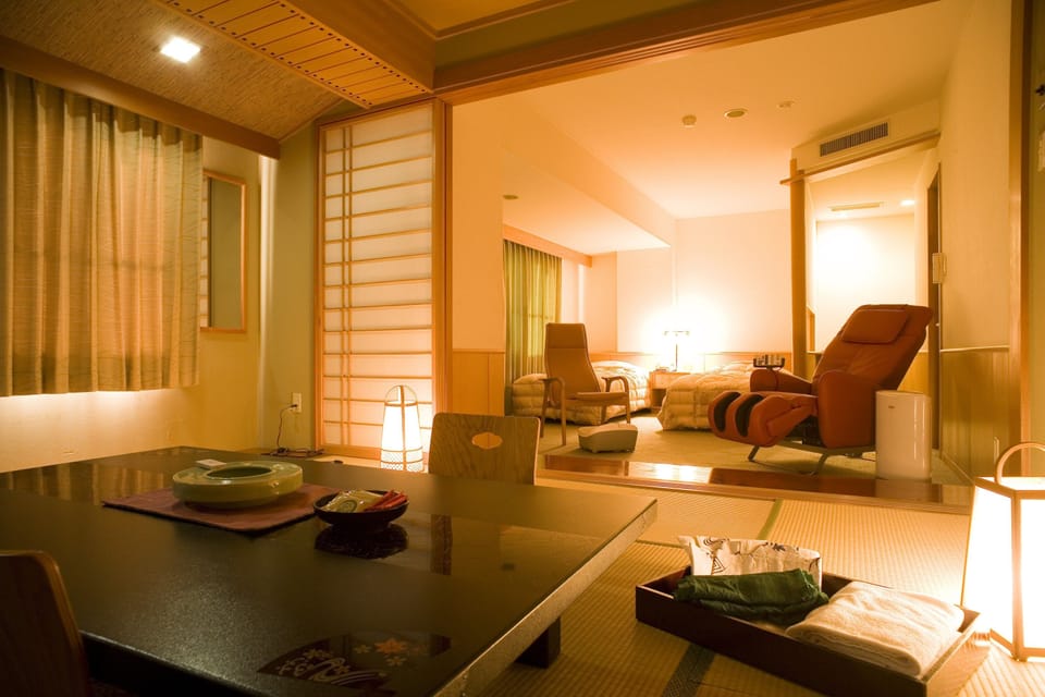 Premium bedding, in-room safe, desk, free WiFi