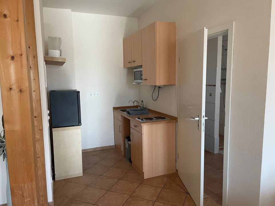 Comfort Apartment | Hypo-allergenic bedding, desk, laptop workspace, free WiFi