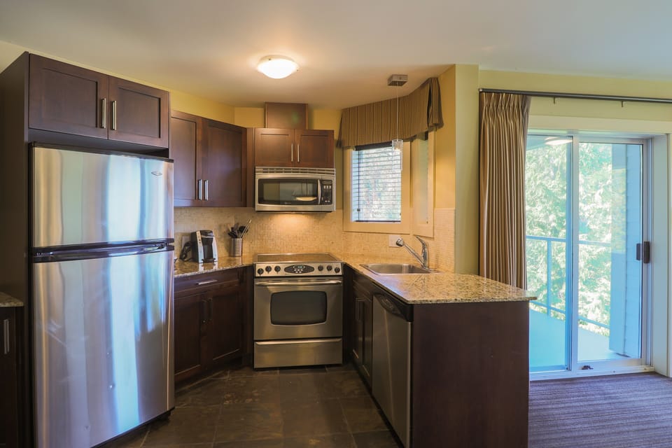 Basic Apartment, 1 Bedroom, Kitchen, Garden Area | Living area | Flat-screen TV, table tennis