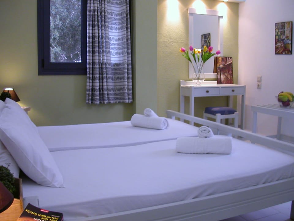 Family Villa, 3 Bedrooms, Sea View | In-room safe, soundproofing, iron/ironing board, free cribs/infant beds