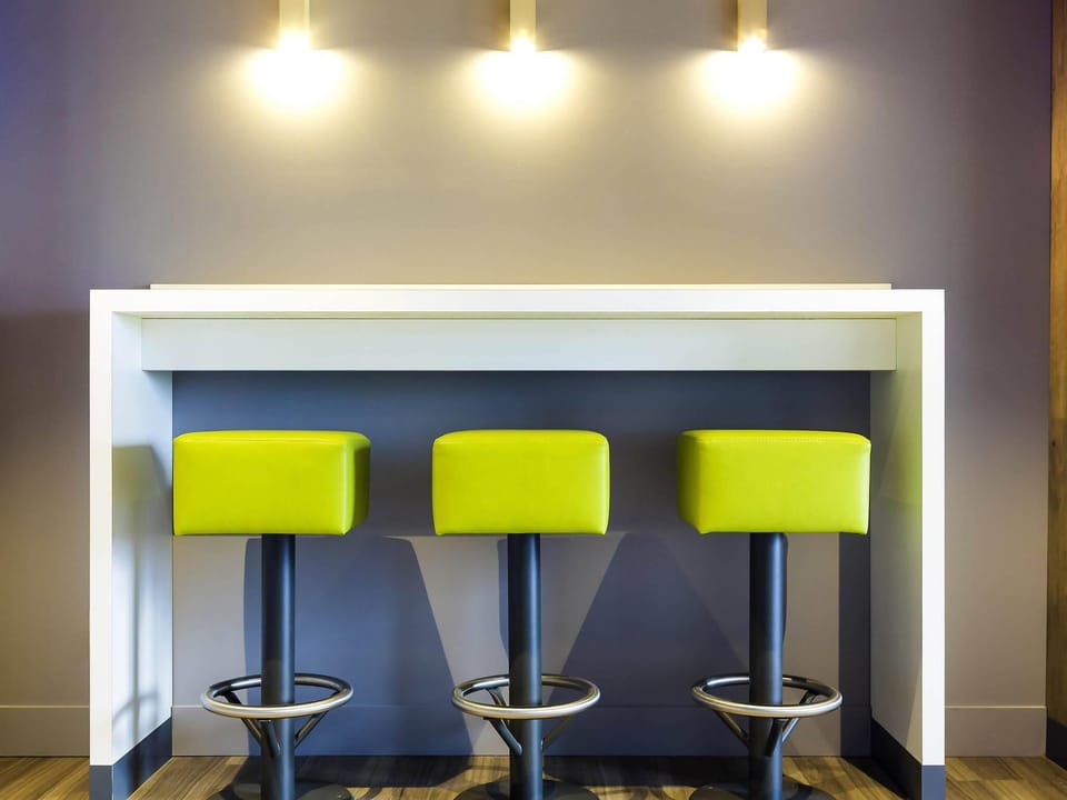 Daily to-go breakfast (EUR 8.50 per person)