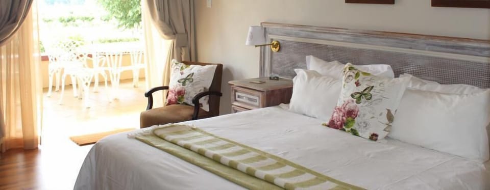 In-room safe, WiFi (free)