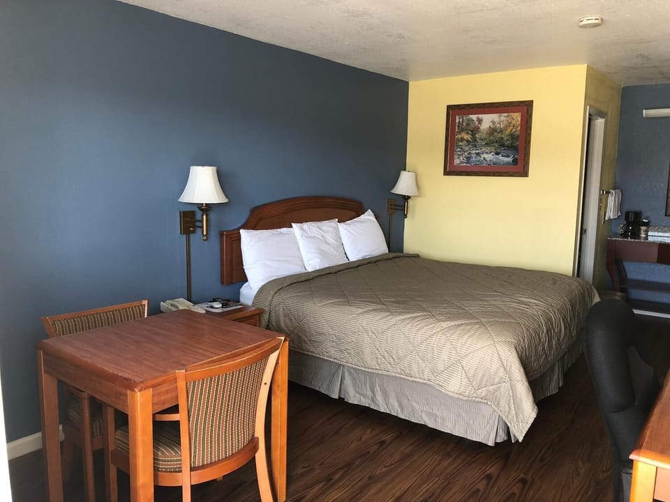 1 bedroom, desk, iron/ironing board, free WiFi