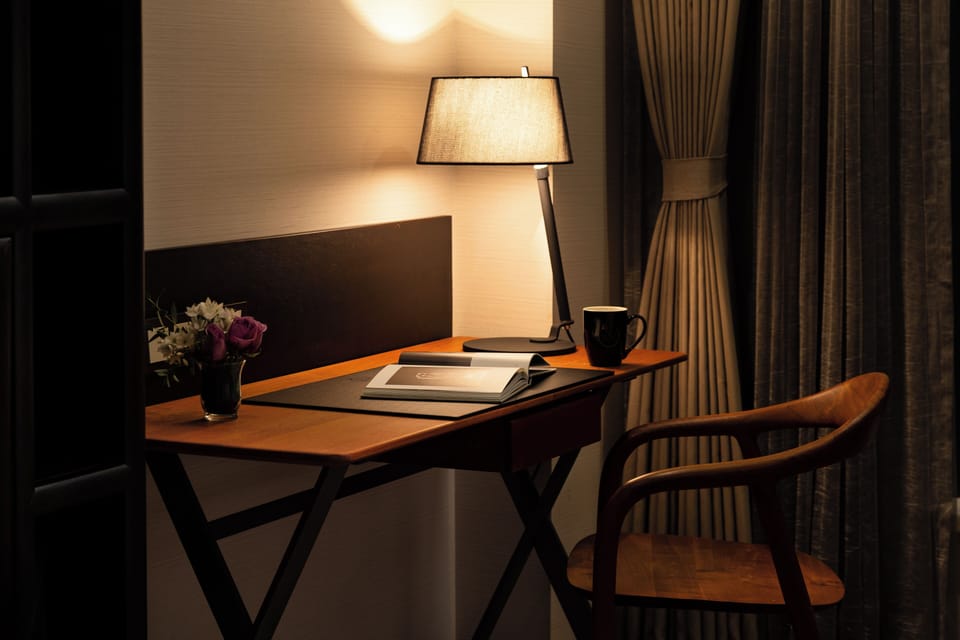 Premium bedding, down comforters, minibar, in-room safe
