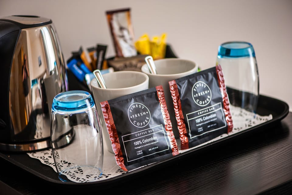 Business Twin Room, 2 Twin Beds, Balcony | Coffee and/or coffee maker