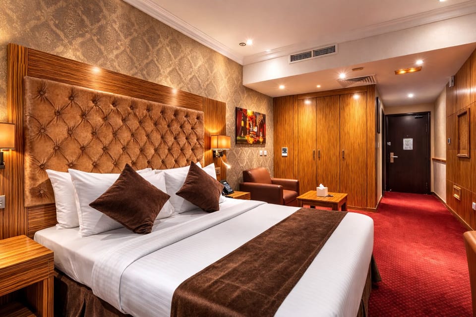 Deluxe Room | Premium bedding, minibar, in-room safe, desk