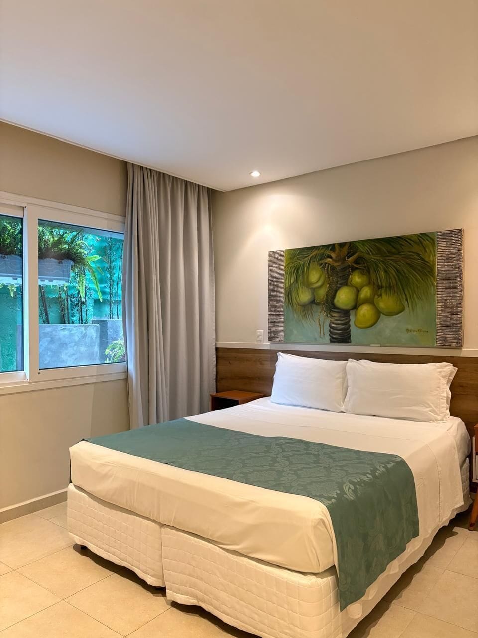 Standard Room | Minibar, in-room safe, soundproofing, bed sheets