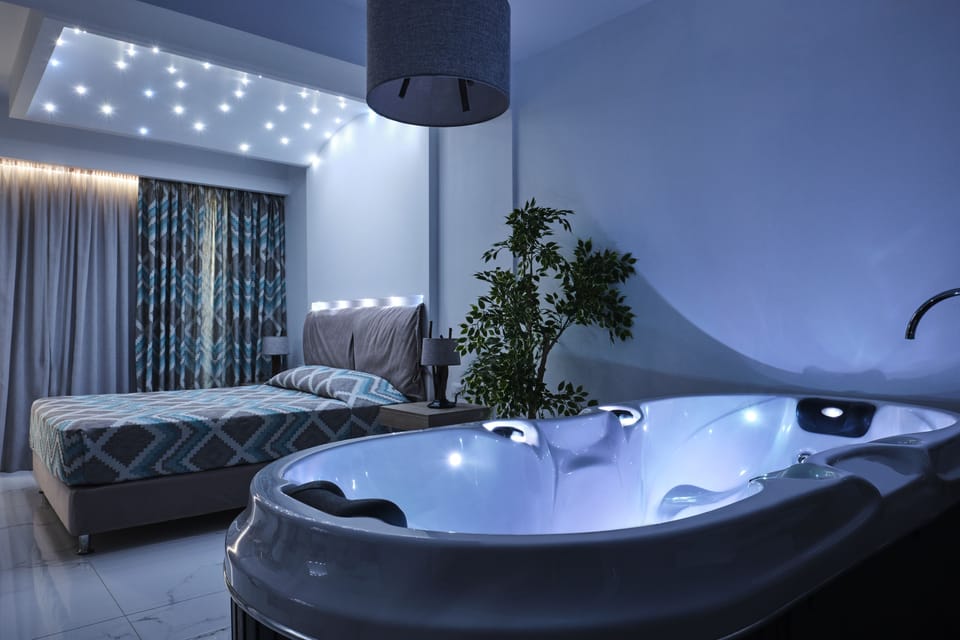 Junior Suite with Jacuzzi | Premium bedding, in-room safe, desk, blackout drapes