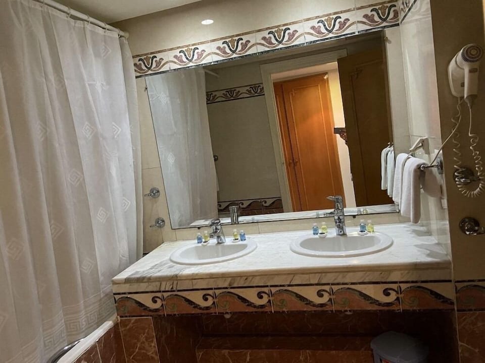 Bathtub