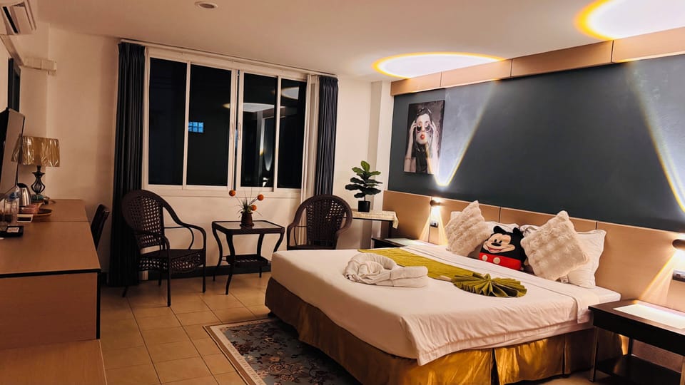 Superior Double Room | In-room safe, desk, WiFi (free), bed sheets
