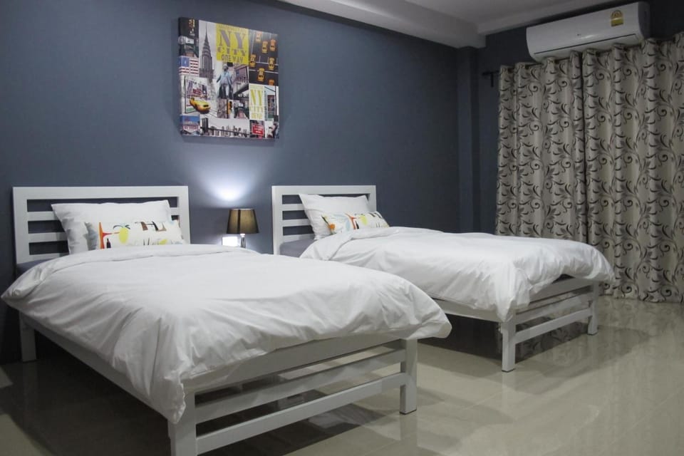 Minibar, individually decorated, rollaway beds, free WiFi