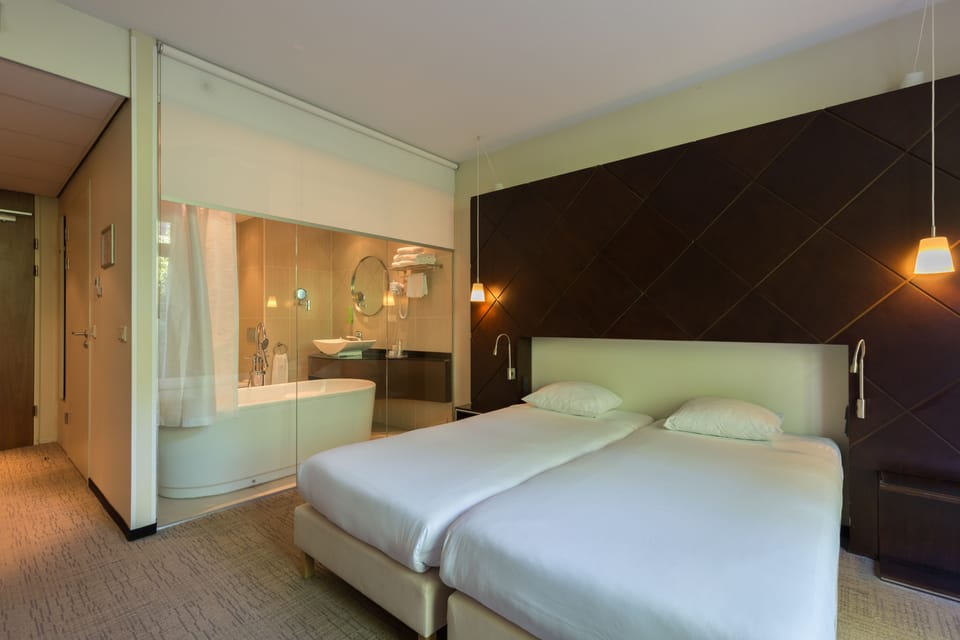In-room safe, desk, soundproofing, free WiFi