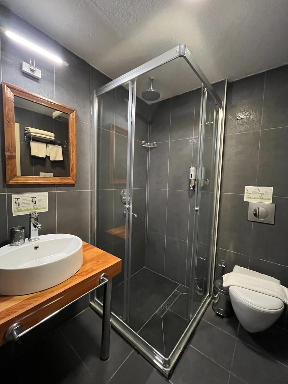 Comfort Twin Room | Bathroom | Shower, free toiletries, hair dryer, slippers