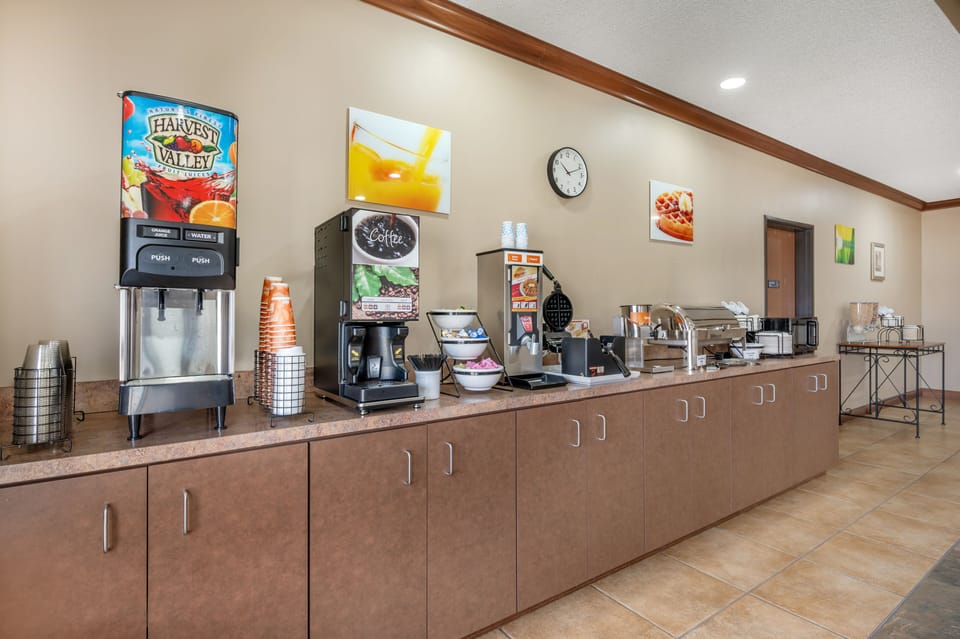 Free daily continental breakfast