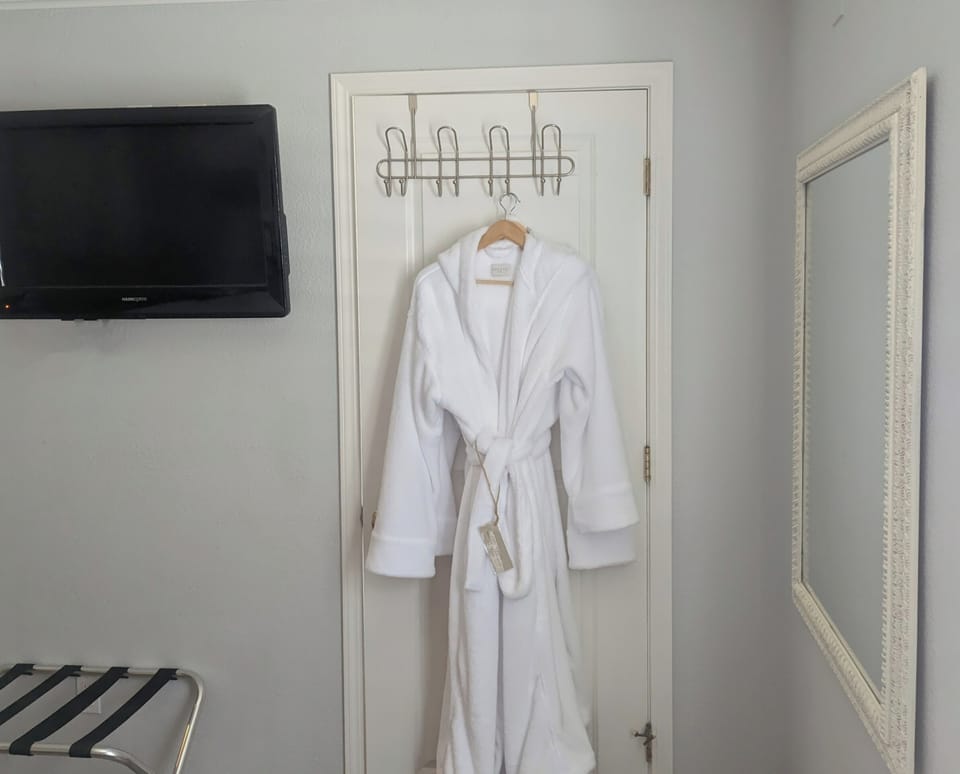 Room (Bonaire) | Frette Italian sheets, premium bedding, iron/ironing board, free WiFi