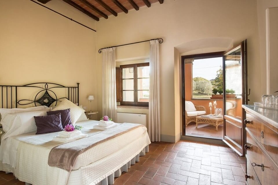 Minibar, in-room safe, free WiFi, bed sheets
