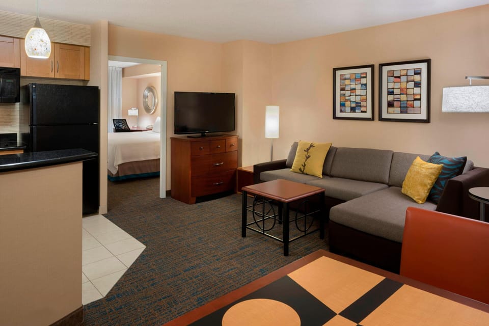Premium bedding, pillowtop beds, in-room safe, desk