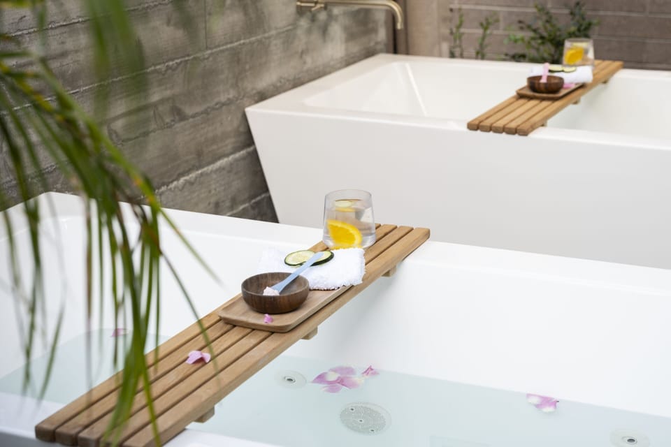 Sauna, body treatments, mud baths, hydrotherapy, aromatherapy