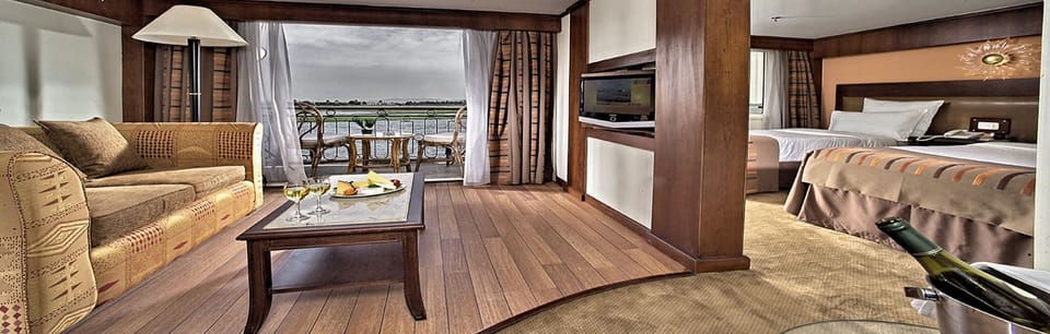 Minibar, in-room safe, desk, free cribs/infant beds