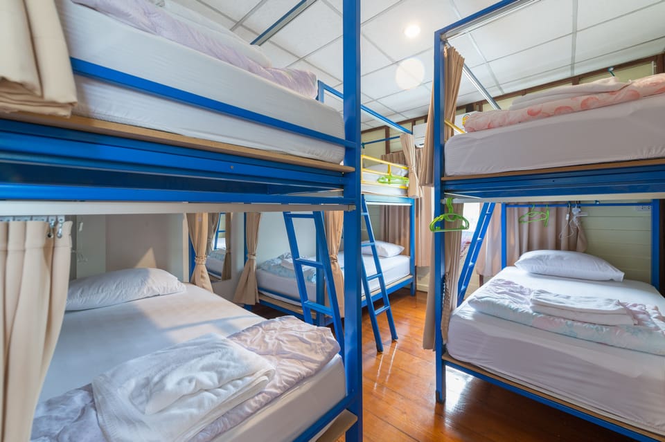 6 Bed Mixed Dormitory | Free WiFi