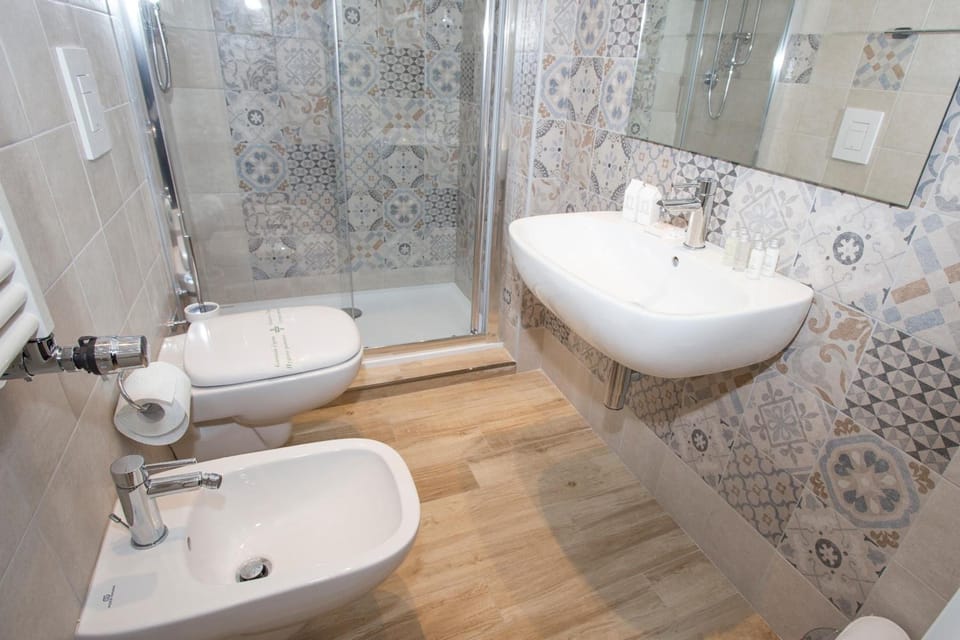 Economy Double Room, 1 Double Bed | Bathroom | Shower, free toiletries, hair dryer, slippers