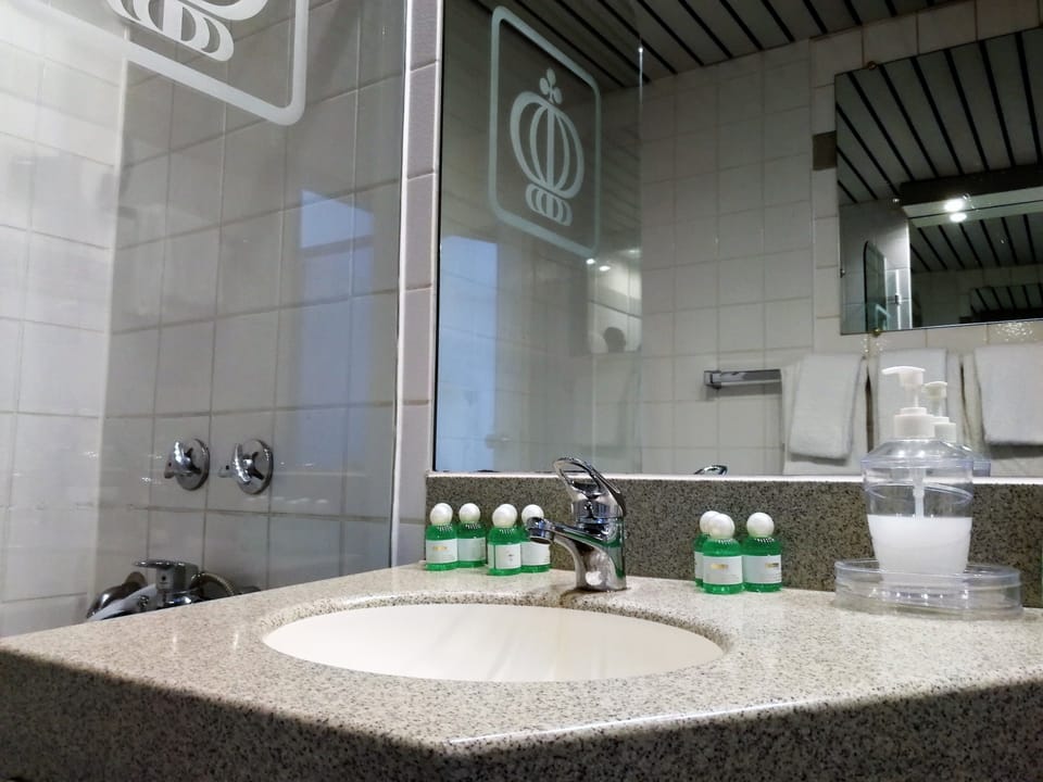 Suite, 2 Bedrooms, Terrace (cathedral view) | Bathroom sink