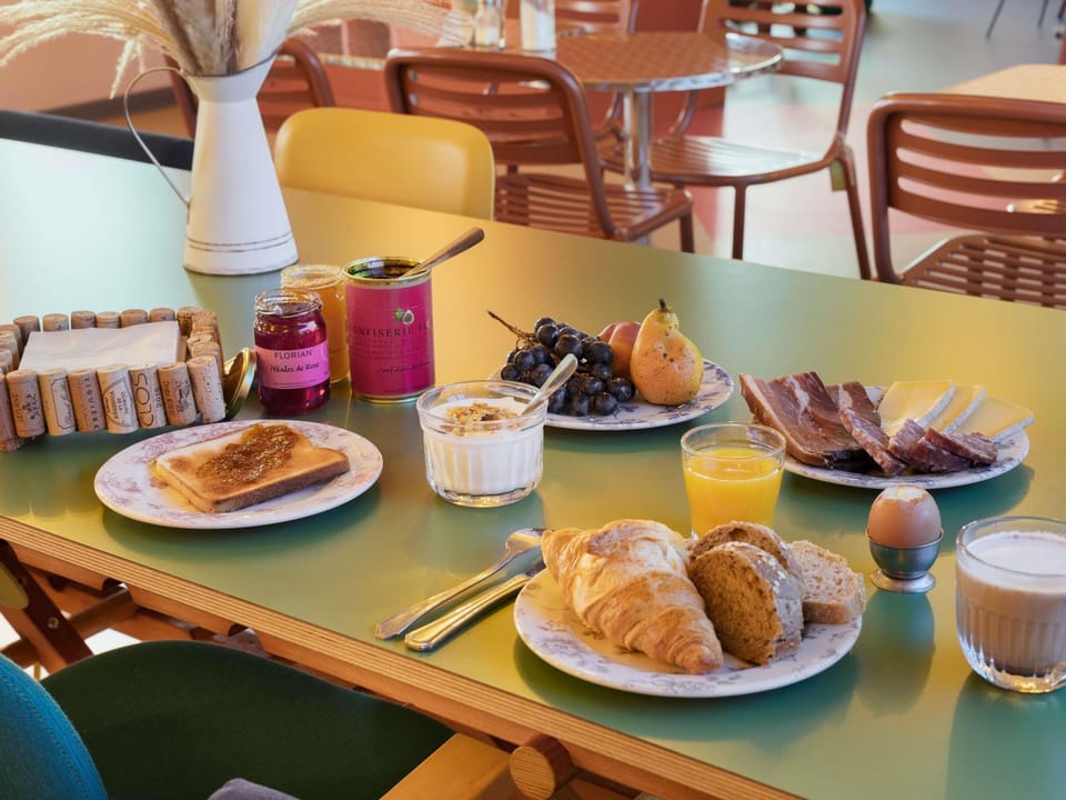 Daily continental breakfast for a fee