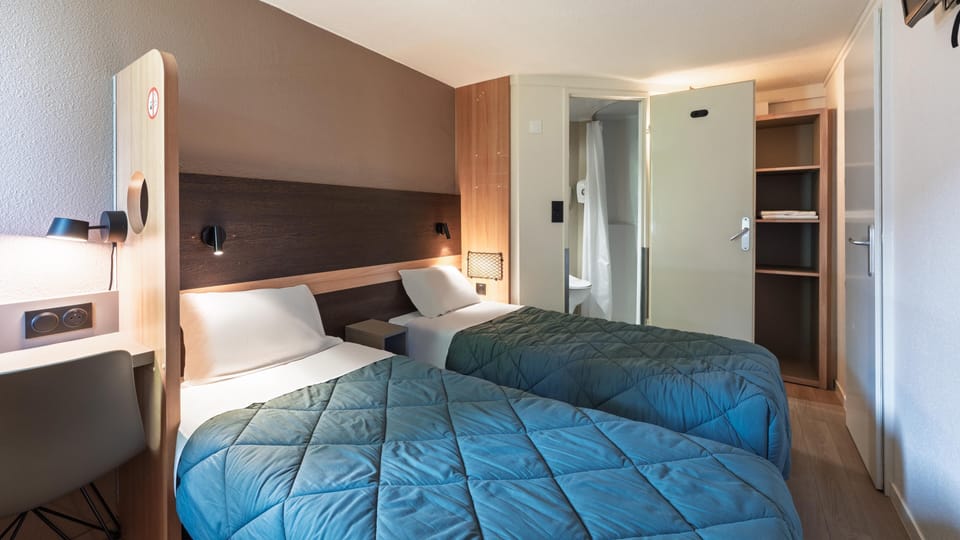 Standard Room, 2 Twin Beds | Desk, blackout drapes, soundproofing, iron/ironing board