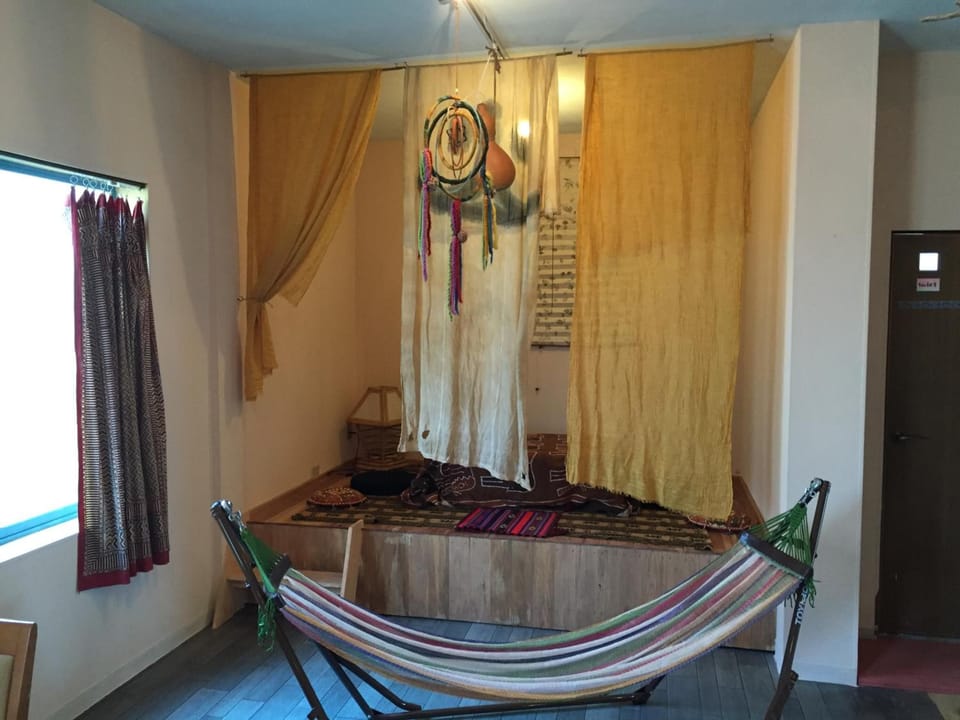 WiFi (free), bed sheets