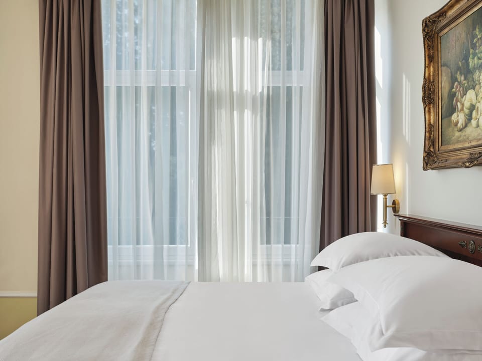 Standard Double or Twin Room, City View | Minibar, cribs/infant beds, free WiFi, bed sheets
