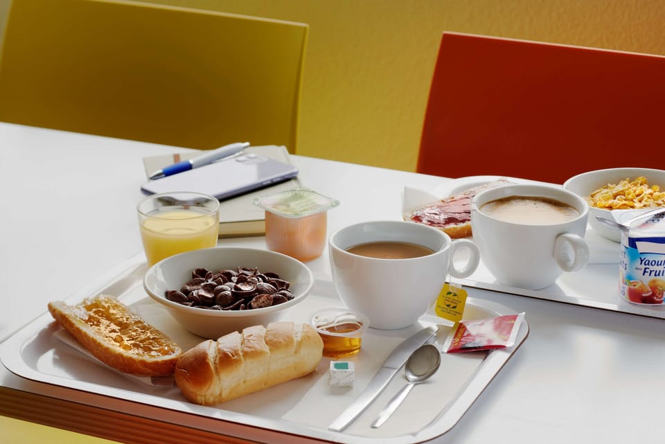 Daily buffet breakfast for a fee