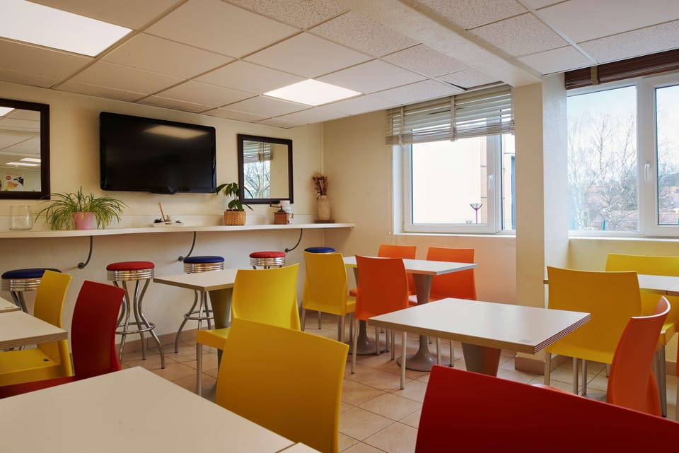 Daily buffet breakfast (EUR 6.90 per person)