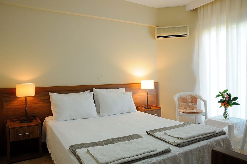 Standard Double or Twin Room | Premium bedding, minibar, in-room safe, desk