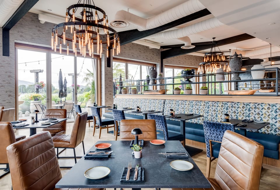 2 restaurants; breakfast, lunch, dinner, and brunch served