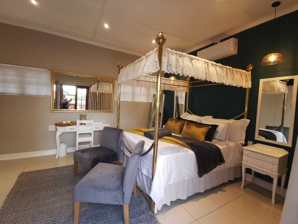 Comfort Room (Bridal Suite) | In-room safe, desk, iron/ironing board, free WiFi