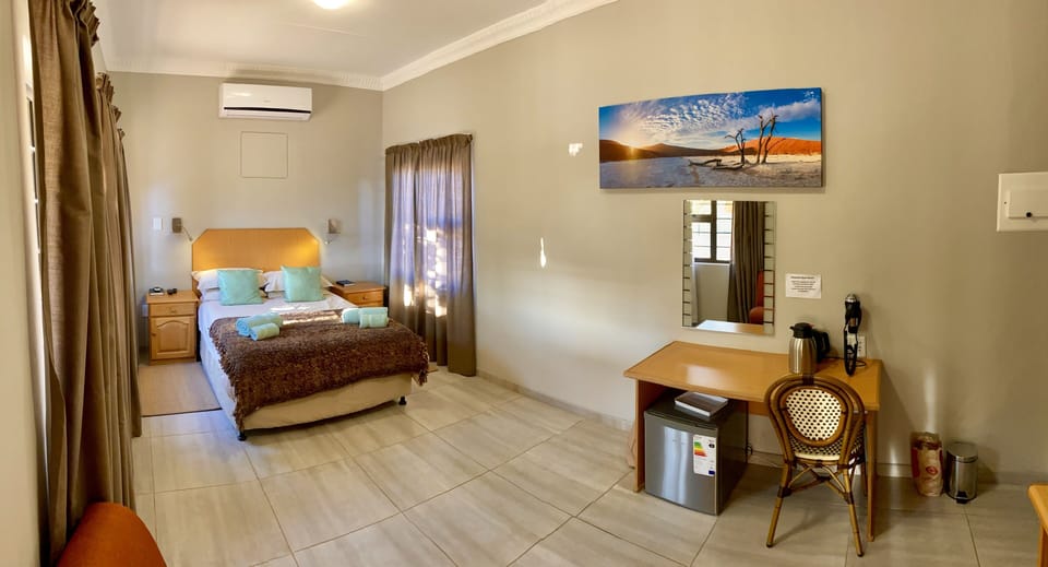 Luxury Room, 1 Bedroom | Premium bedding, desk, WiFi (free), bed sheets