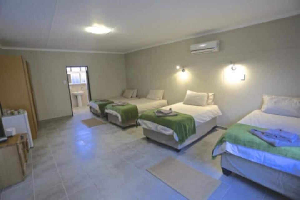 Family Room, 1 Bedroom (Luxury) | Premium bedding, desk, WiFi (free), bed sheets