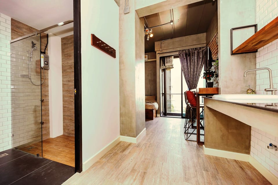 Standard Studio | Minibar, individually decorated, individually furnished, desk