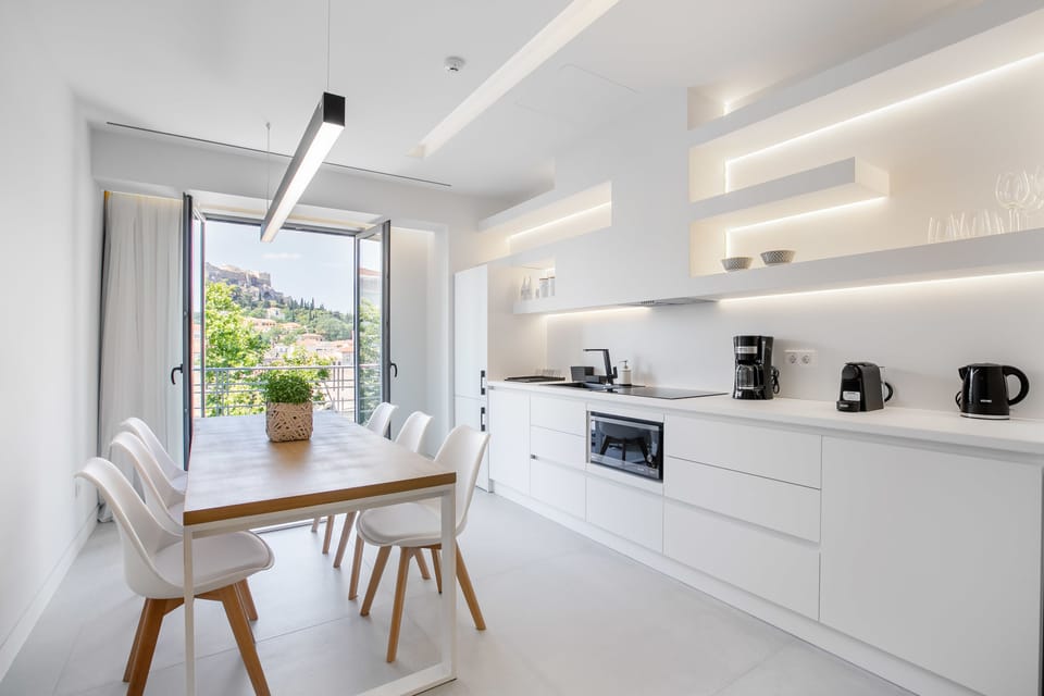 Luxury Apartment, 2 Bedrooms, City View | In-room dining
