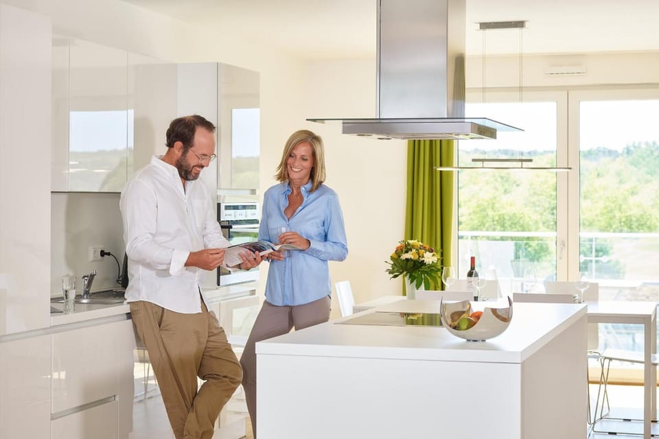 Full-size fridge, stovetop, dishwasher, espresso maker