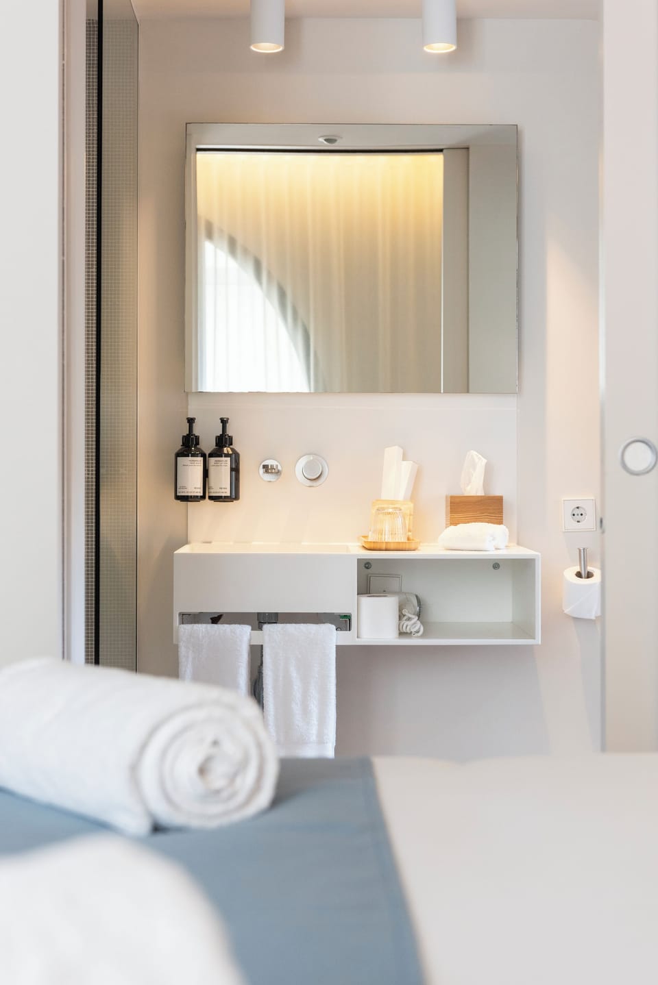 Bathroom amenities