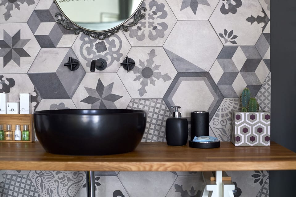 Quadruple Room | Bathroom | Free toiletries, hair dryer, towels