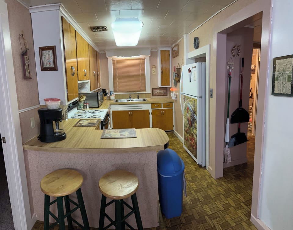 Deluxe Cabin, 2 Bedrooms, Kitchen (Cabin #3) | Private kitchen | Coffee/tea maker, microwave, freezer
