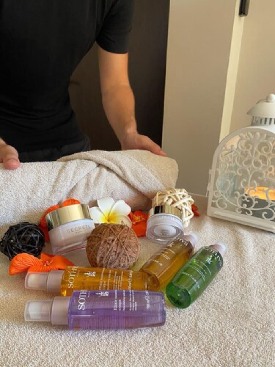 Hot tub, body treatments, body wraps, body scrubs, detox wraps, facials