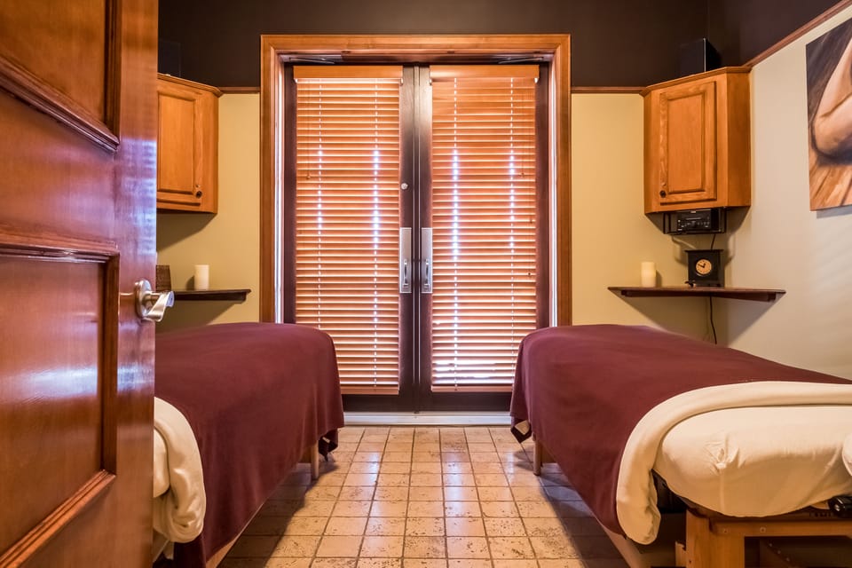 Couples treatment rooms, sauna, hot tub, Turkish bath, body treatments