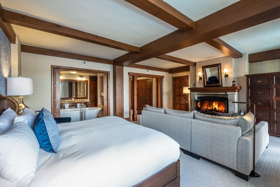 Classic Suite Quintessence | Egyptian cotton sheets, premium bedding, down comforters, minibar