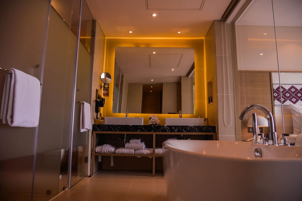 Superior Suite, 1 Double Bed with Sofa bed | Bathroom | Eco-friendly toiletries, hair dryer, slippers, towels