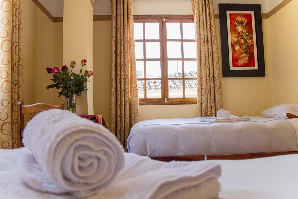 Double Room, 2 Twin Beds, Private Bathroom | Desk, iron/ironing board, WiFi (free), bed sheets